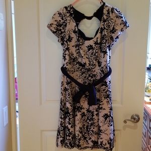 Black & beige flower dress City Chic